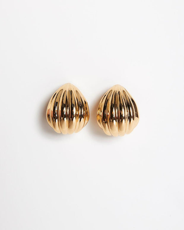 Muschelmuster 14K Gold Huggie-Ohrringe im modernen Stil