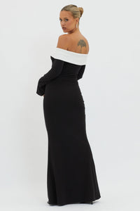 Aeris schulterfreies Maxi-Strickkleid im modernen Stil