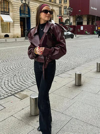 Zeitlose Lederjacke mit modernem Schnitt
