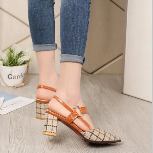 Halbhoher Slingback-Schuh - Regina