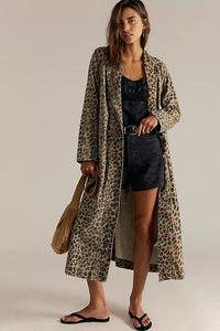 Vintage Leoparden-Denim-Mantel im modernen Stil