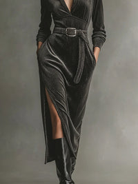 Elegantes Cordkleid mit Bindeband am Hals und Seitenschlitzen im modernen Stil