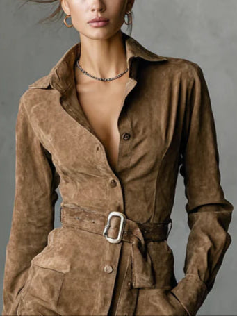 Wildleder Midi-Kleid mit Reverskragen, einreihig und langärmelig im modernen Stil