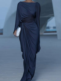 Dunkelblaues plissiertes Cape-Maxi-Kleid mit Drapierung im modernen Stil