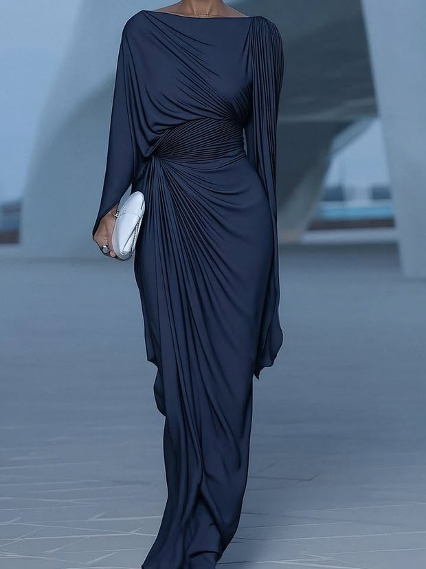 Dunkelblaues plissiertes Cape-Maxi-Kleid mit Drapierung im modernen Stil