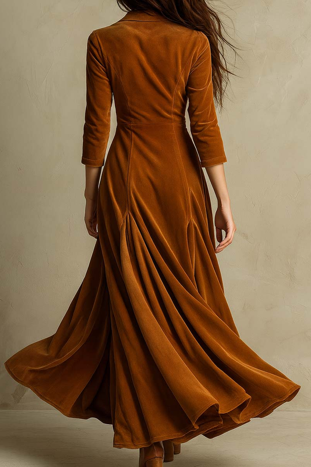 Braunes elegantes Retro-Kostüm mit Samtkragen, langes Kleid im modernen Stil