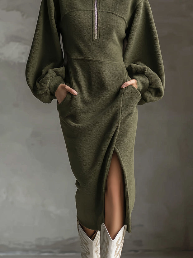 Midi-Kleid aus weichem Polar-Fleece mit Laternenärmeln, Frontreißverschluss und seitlichem Schlitz im modernen Stil