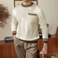 Pullover mit Rippstruktur, Kontrastdetails und schmalem Schnitt