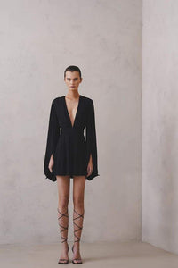 Amelia Kurzes Kleid mit tiefem V-Ausschnitt