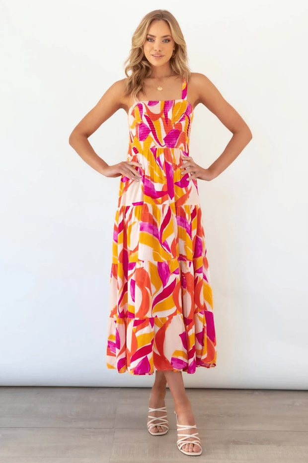 Andrea bedrucktes, gestuftes Maxi-Sommerkleid mit gerafftem Oberteil im modernen Stil