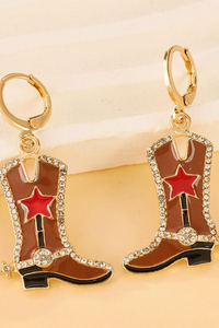 Westernschuhe, Hut, Ohrringe