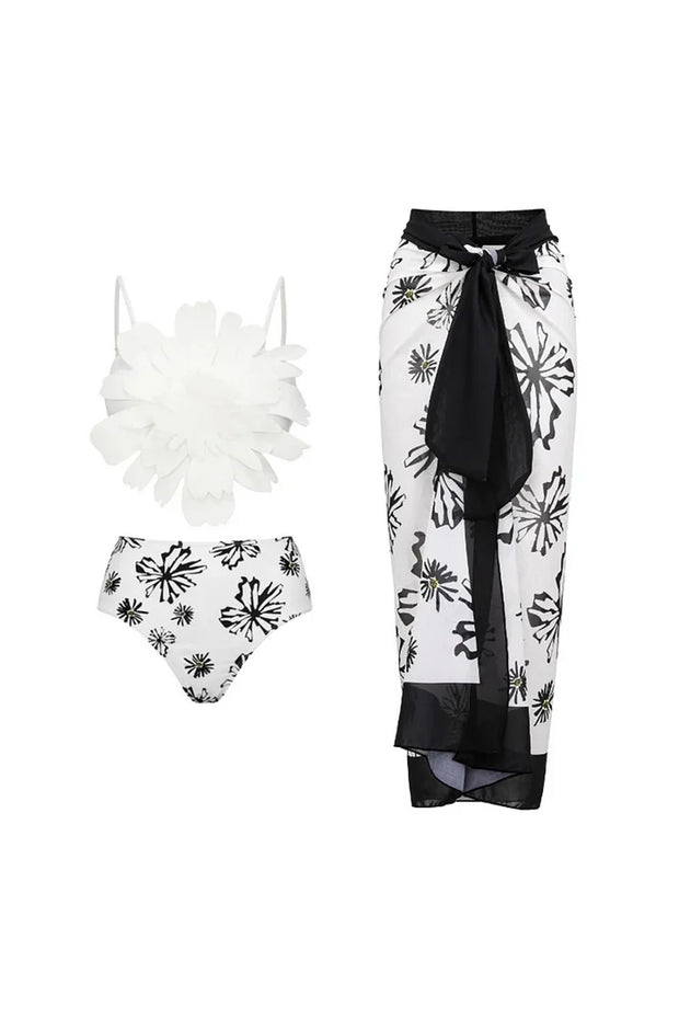 Bikini-Set mit weißem Blumenmuster und Besatz im modernen Stil