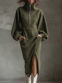 Midi-Kleid aus weichem Polar-Fleece mit Laternenärmeln, Frontreißverschluss und seitlichem Schlitz im modernen Stil