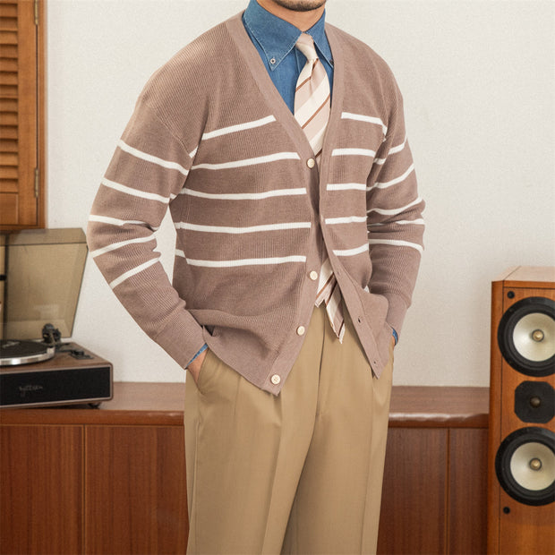 Strickjacke aus Wollmischung mit Streifenmuster