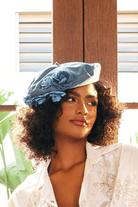 Baskenmütze aus Denim in Camellia-Optik im modernen Stil