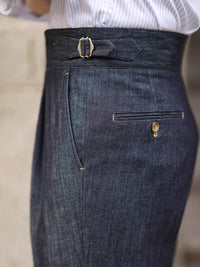 Hose aus Denim mit Gurkha-Bund