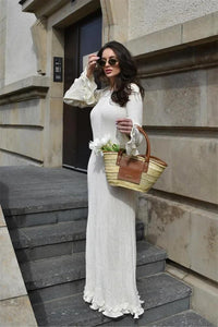 Clara – Langärmliges Maxi-Strickkleid mit Rüschen im modernen Stil