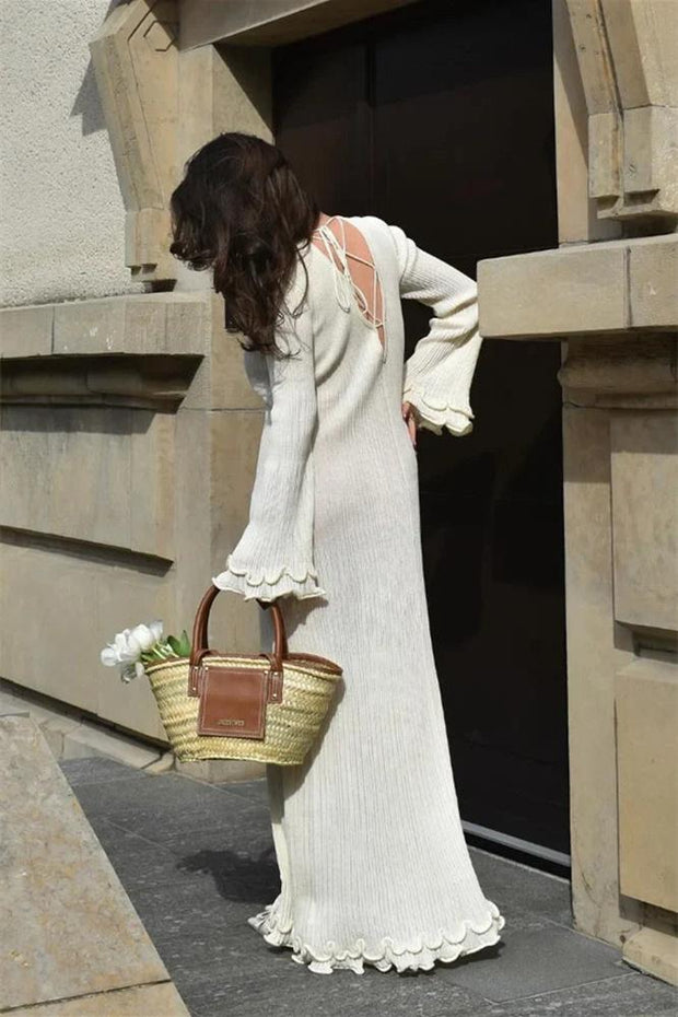Clara – Langärmliges Maxi-Strickkleid mit Rüschen im modernen Stil