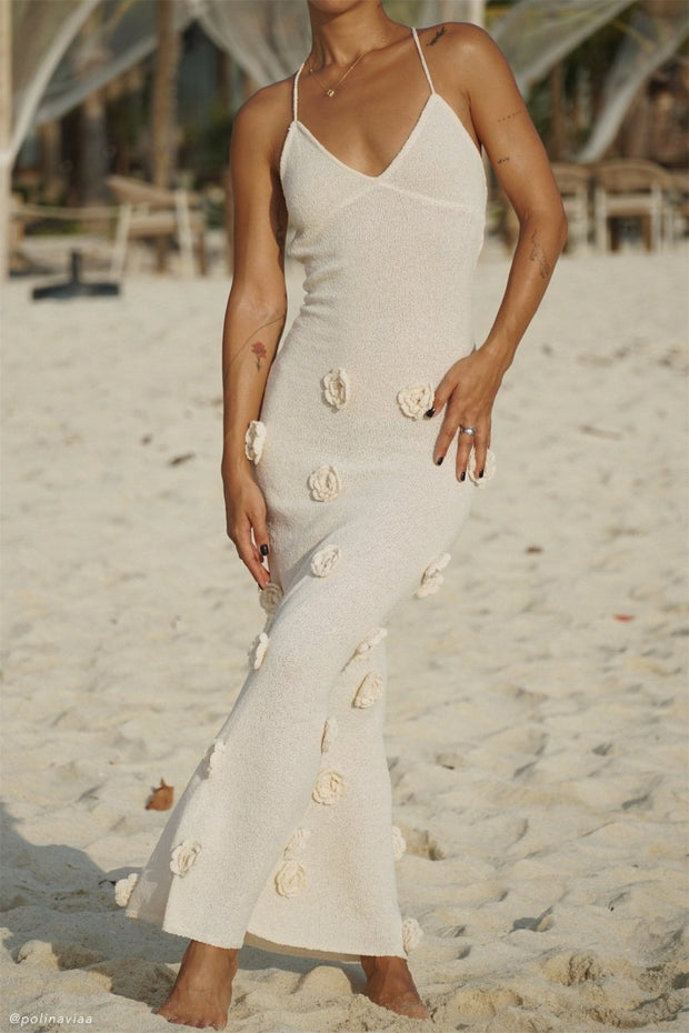 Edwina – Gestricktes Maxikleid mit V-Neck und Blumenmuster