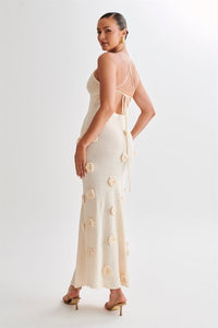 Edwina – Gestricktes Maxikleid mit V-Neck und Blumenmuster