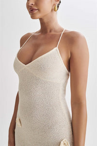 Edwina – Gestricktes Maxikleid mit V-Neck und Blumenmuster