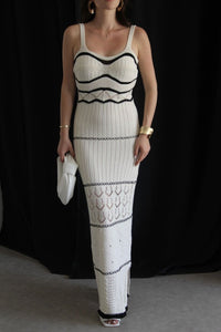 Esther – Gestricktes Langes Kleid mit Schlitz und Aussparungen