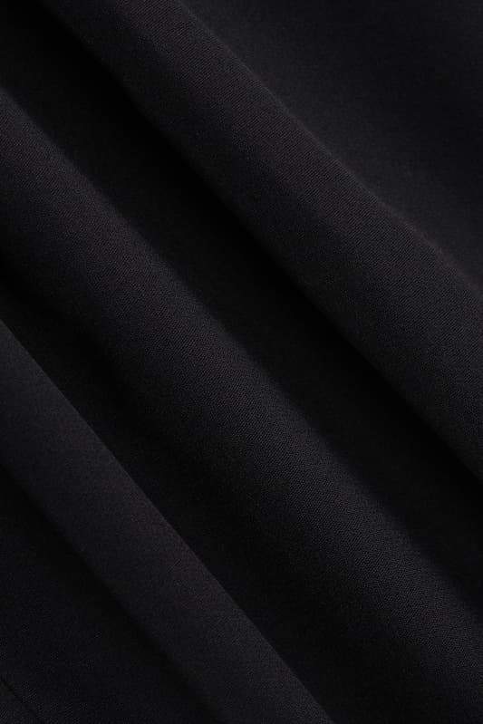 Evelyn Plissiertes Kurzes Kleid mit Flügelärmeln