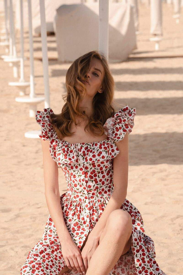 Griselda – Kleid in Midi-Länge mit Rüschen und Kirschmuster