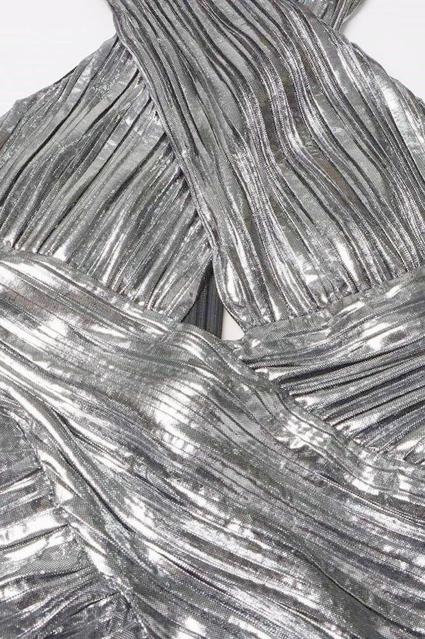 Heloise – Langes Kleid mit Neckholder und überkreuztem Dekolleté in Metallic