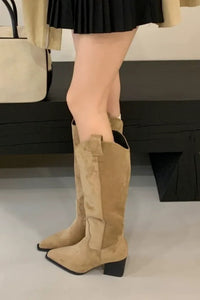 V-Ausschnitt Grobabsatz High-Oberteil Knight Stiefel