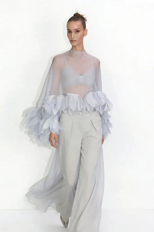 Transparente Organza-Cape-Oberteil mit Blütenblattverzierung