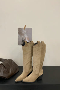 V-Ausschnitt Grobabsatz High-Oberteil Knight Stiefel