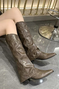 Vintage Nieten Stiefel mit hohem Schaft im modernen Stil