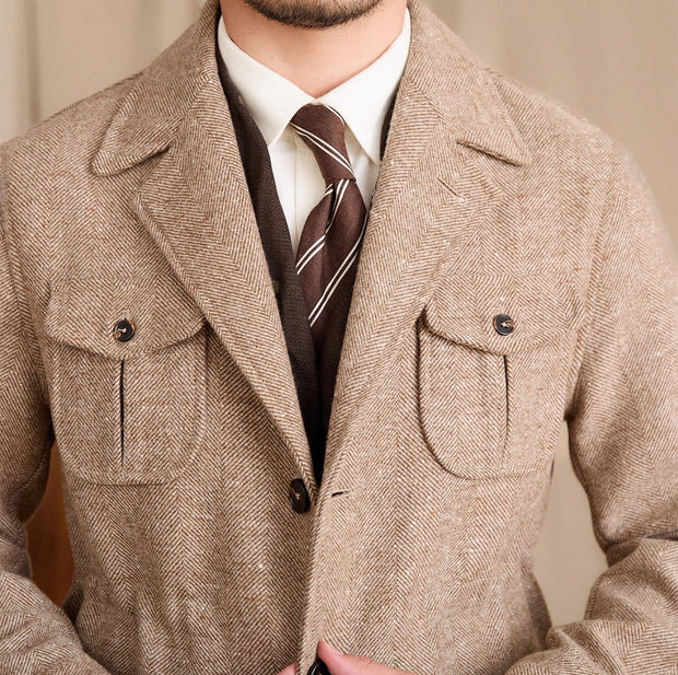 Jacke aus Wollmischung mit Fischgrätmuster und sportiver Optik
