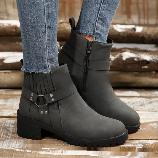Damenstiefelette mit mittlerem Absatz und Schnalle - Narella