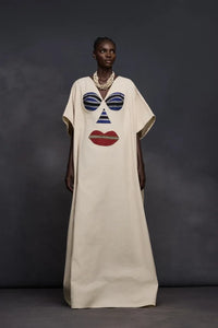 Dunkelbraunes Maxikleid mit Ein-Schulter-Cape-Ärmel