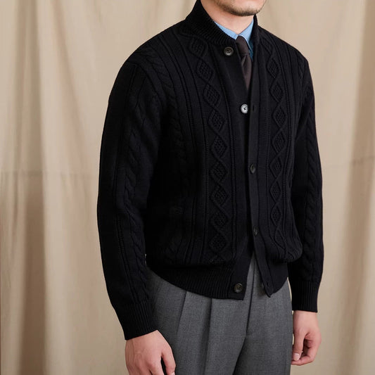 Strickjacke mit geometrischem Muster