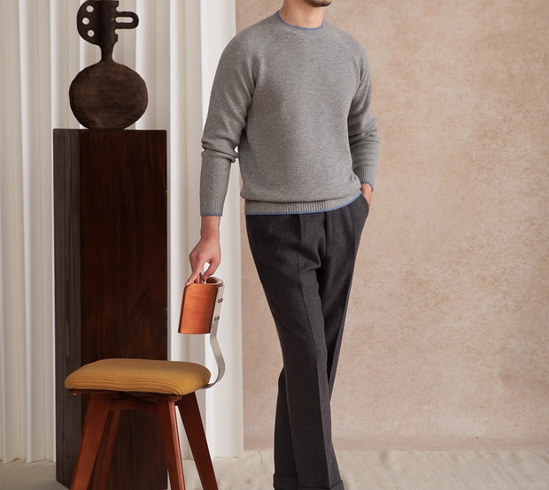 Pullover aus Wolle mit strukturierter Oberfläche und Kontrastdetails