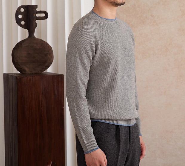 Pullover aus Wolle mit strukturierter Oberfläche und Kontrastdetails