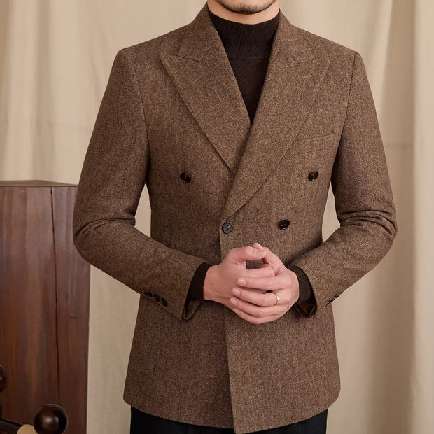 Jacke aus Wollmischung mit Fischgrätmuster, doppelreihigem Schnitt und Spitzrevers