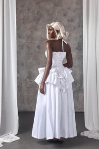 Weißes Korsett Maxikleid mit gestuften Rüschen