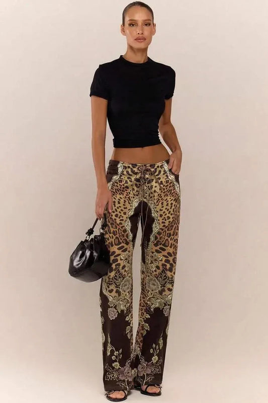 Low-Rise-Hose mit Leopardenmuster und Schnürung
