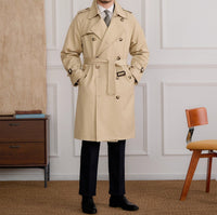 Trenchcoat aus Baumwollmischung mit doppelreihigem Schnitt