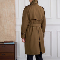 Trenchcoat aus Baumwollmischung mit doppelreihigem Schnitt