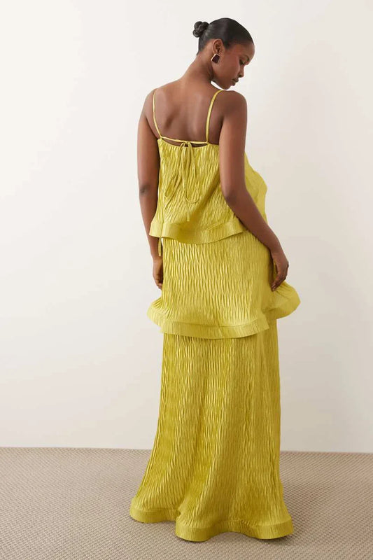 Maxikleid mit Limetten-Zickzack-Plissee und gestuften Trapezformen