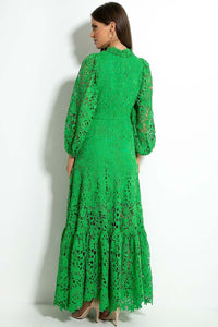 Joa – Ausgestelltes Langes Kleid mit bestickter Spitze