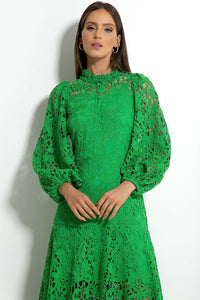 Joa – Ausgestelltes Langes Kleid mit bestickter Spitze