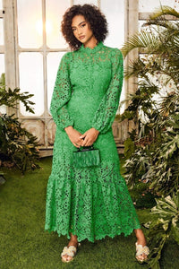 Joa – Ausgestelltes Langes Kleid mit bestickter Spitze