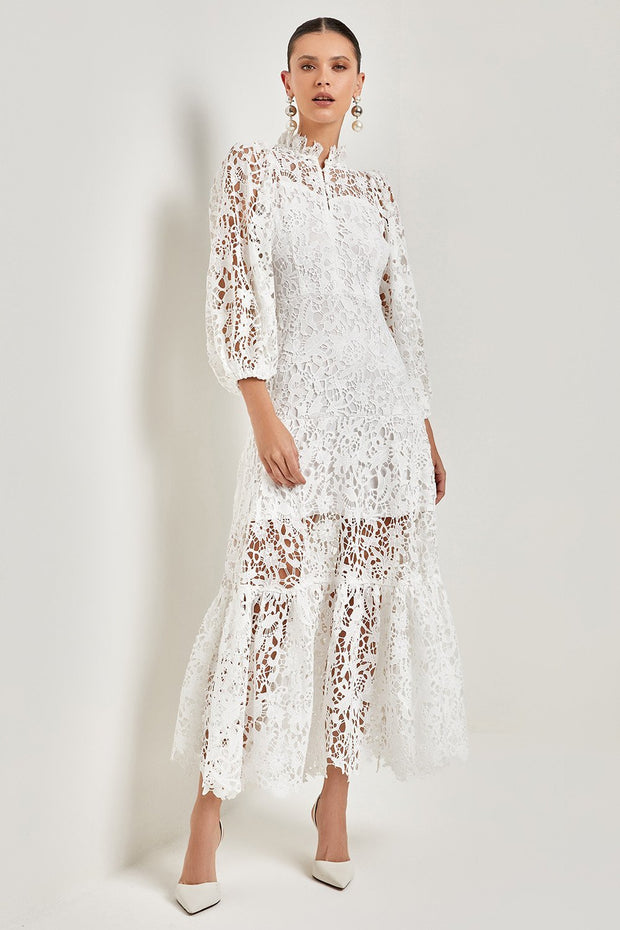Joa – Ausgestelltes Langes Kleid mit bestickter Spitze
