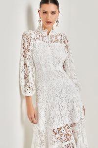 Joa – Ausgestelltes Langes Kleid mit bestickter Spitze
